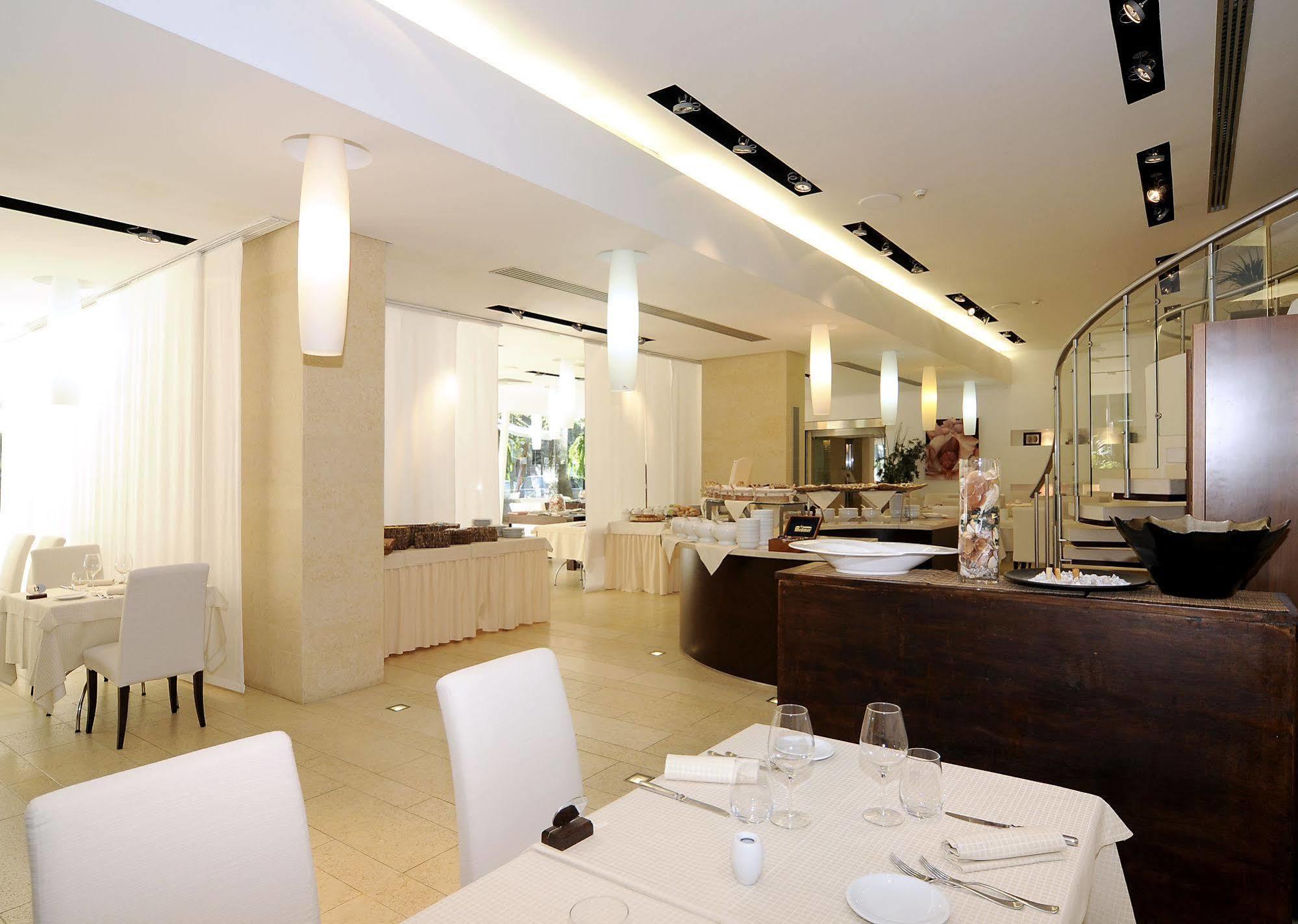 Hotel Rex 리그나노 사비아도로 외부 사진